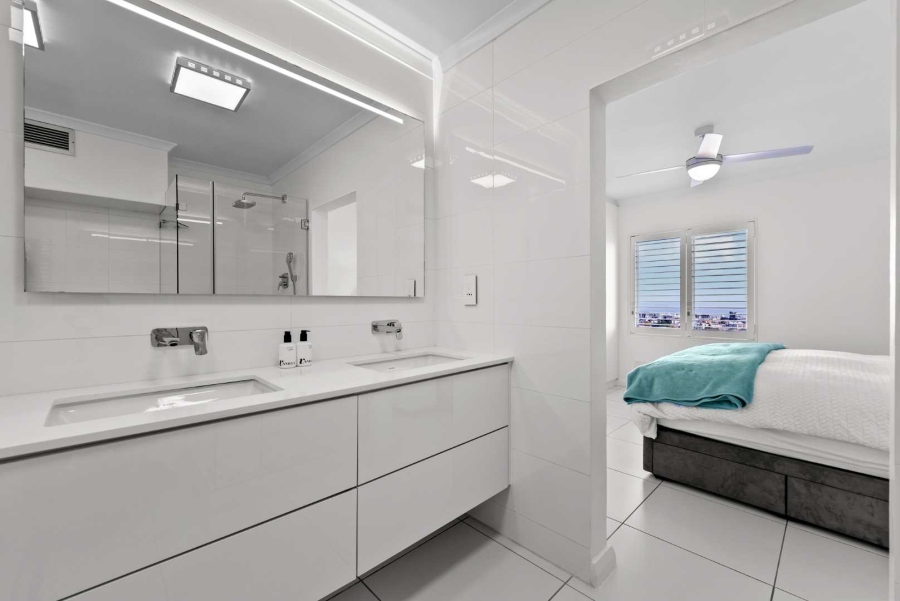 2 Bedroom Property for Sale in Sea Point Western Cape